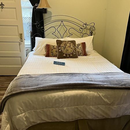Abbey House Inn (Adults Only) Winters Экстерьер фото