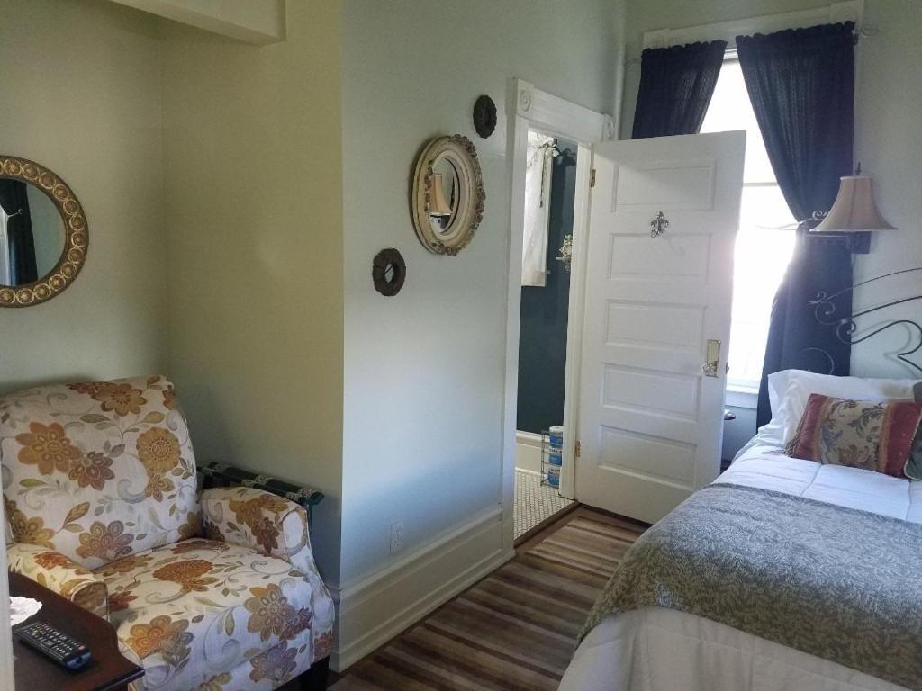 Abbey House Inn (Adults Only) Winters Экстерьер фото